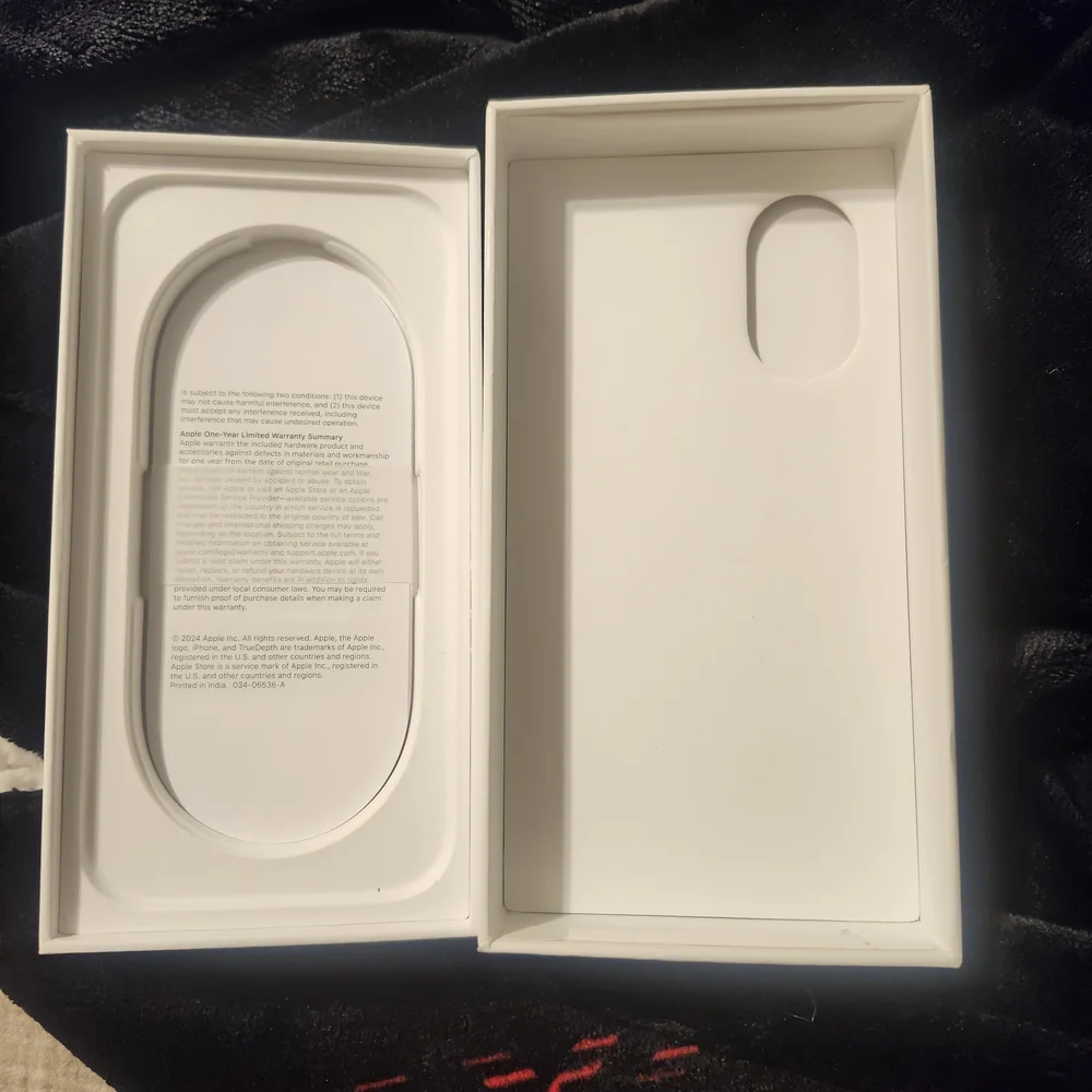 EMPTY Apple iPhone 16 - Black